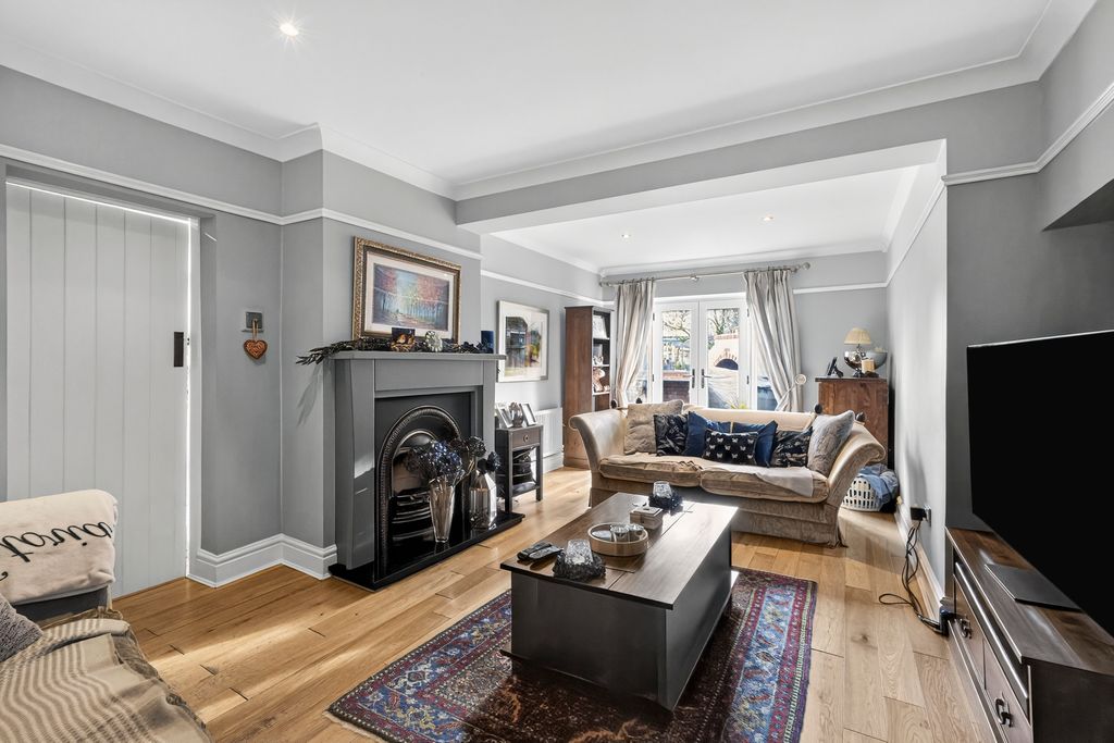 Property photo 3 of 26