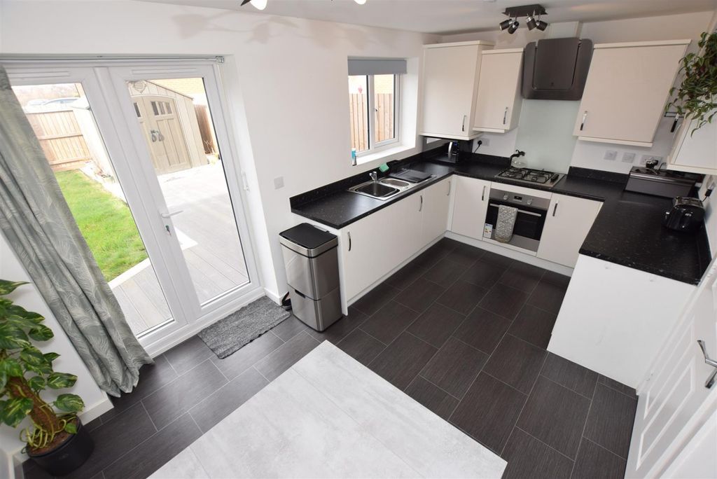 Property photo 2 of 13 4793751