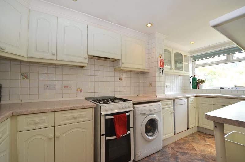 Property photo 3 of 14 Kitchen