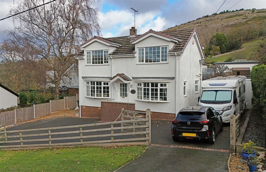 Property photo 1 of 23 Front Aspect.Jpg