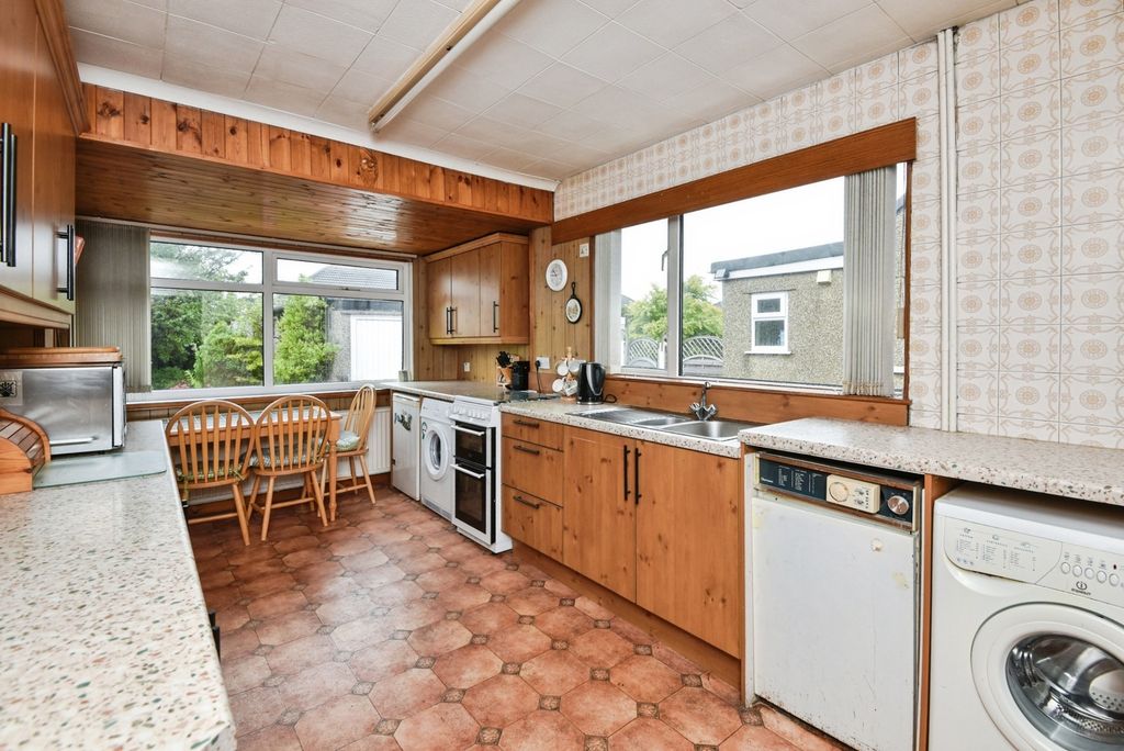 Property photo 3 of 20 Pbox-Img.Jpg
