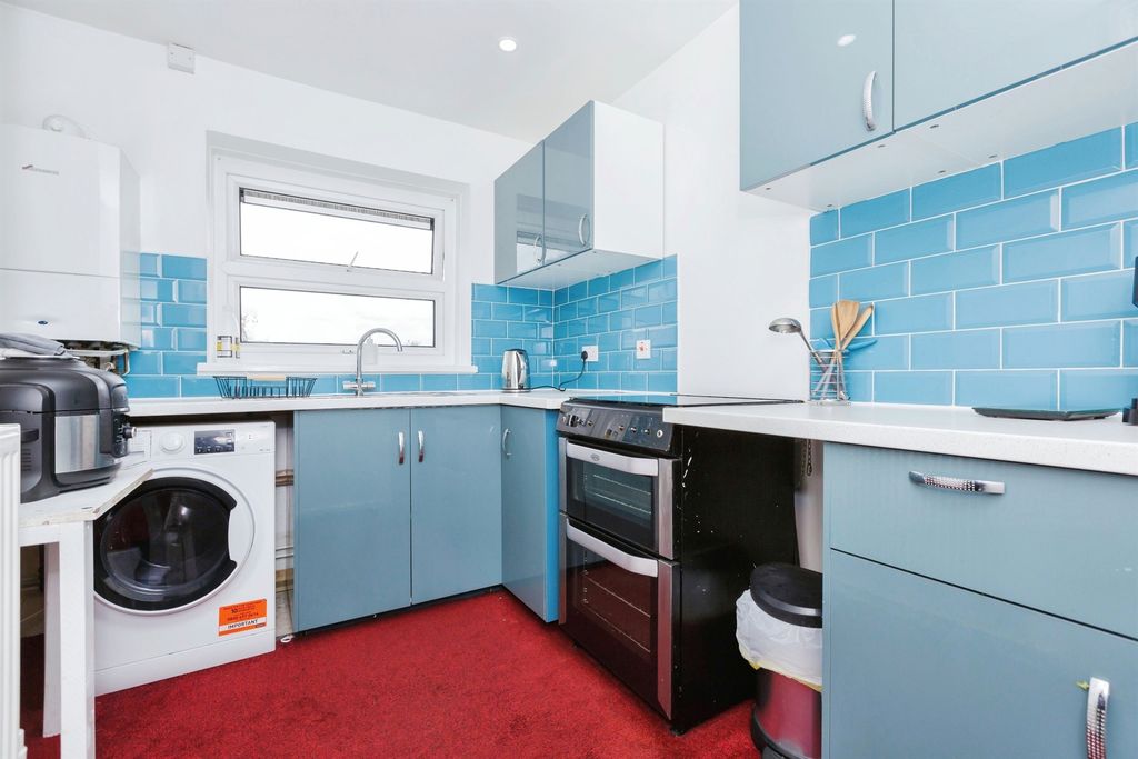 Property photo 2 of 17