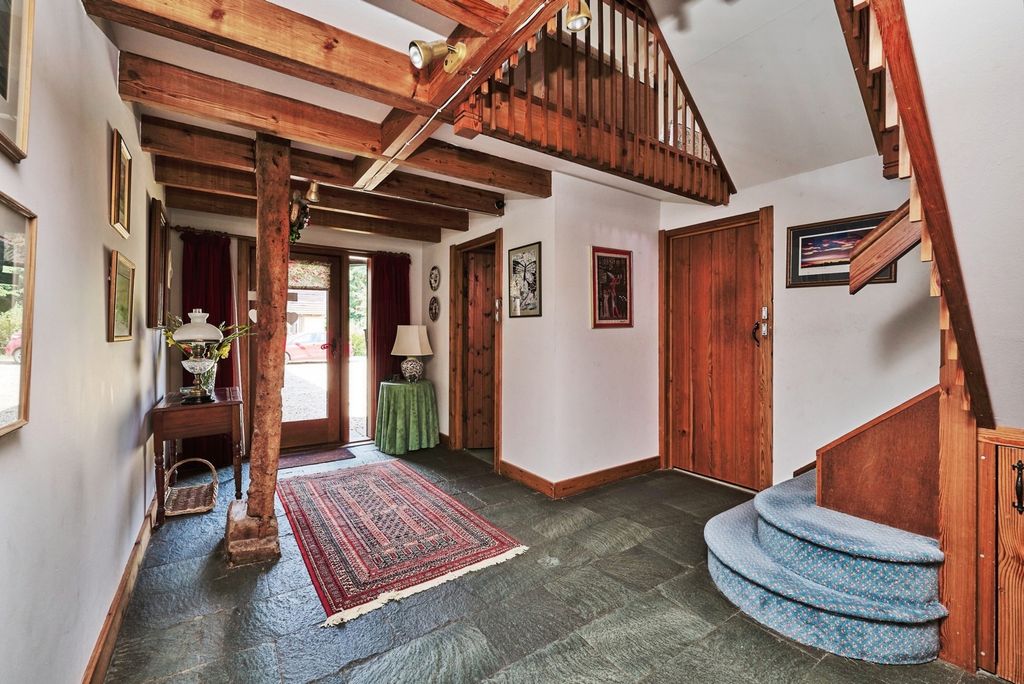 Property photo 3 of 26 Pbox-Img.Jpg