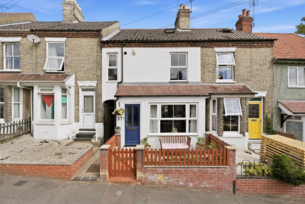 Property photo 1 of 19 37Avenueroad-020.Jpg
