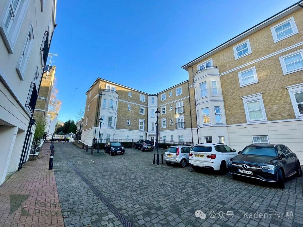 Property photo 3 of 17