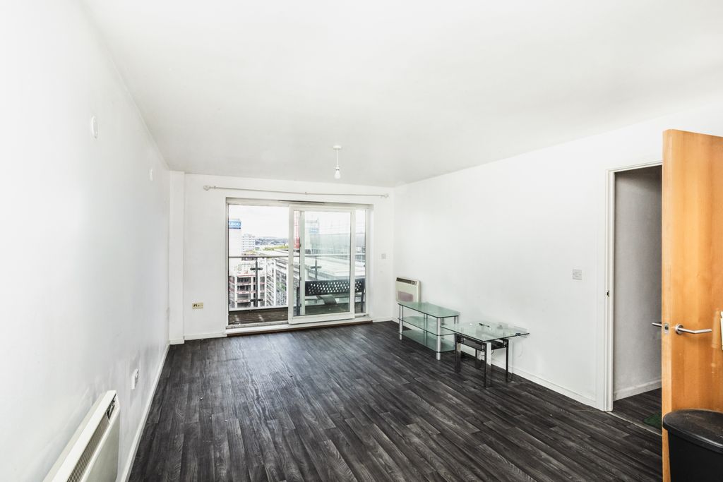 Property photo 2 of 34