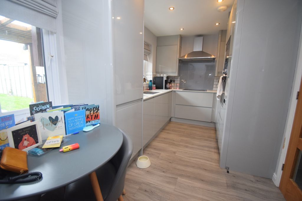 Property photo 3 of 9 Kit Breakfast Room