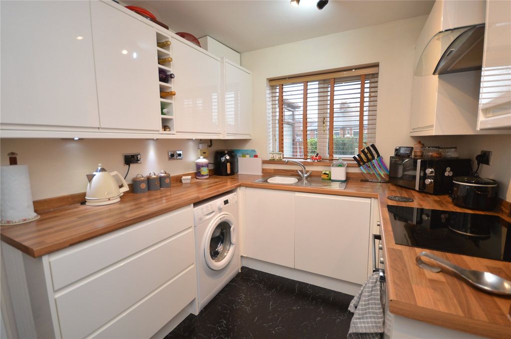 Property photo 3 of 14 Picture 3