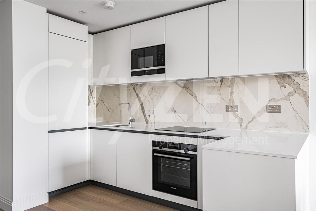 Property photo 2 of 18 Kitchen (Photo Of Similar Apartment)