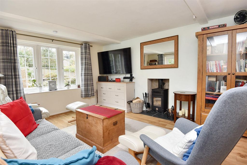 Property photo 3 of 18 Sitting Room