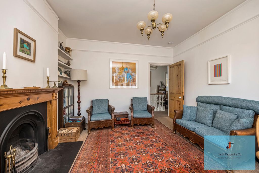 Property photo 3 of 19 Living Room