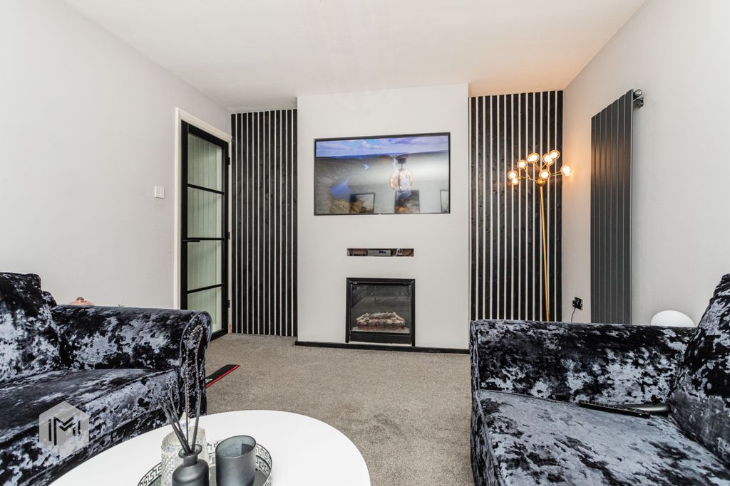 Property photo 3 of 33 Picture No. 19