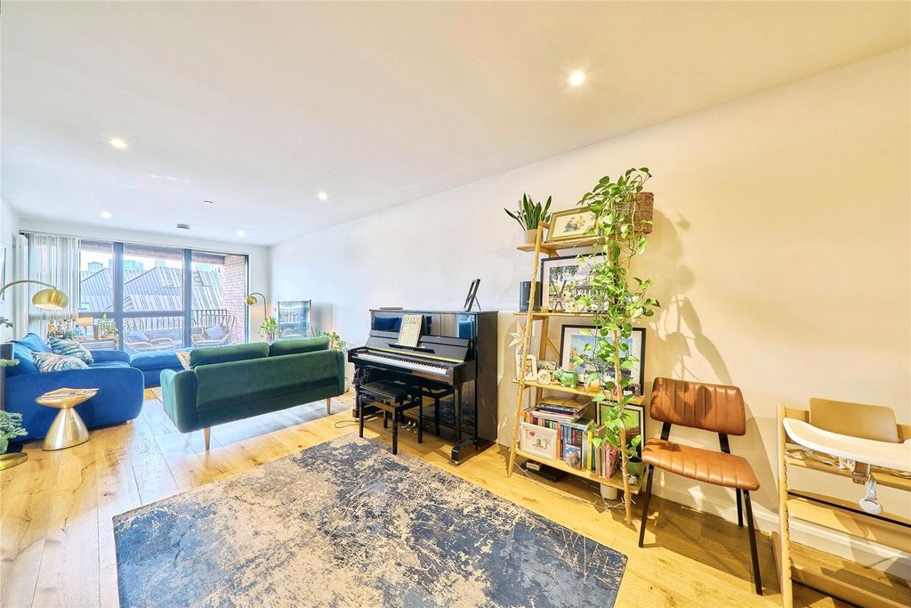 Property photo 2 of 14 Picture No. 84