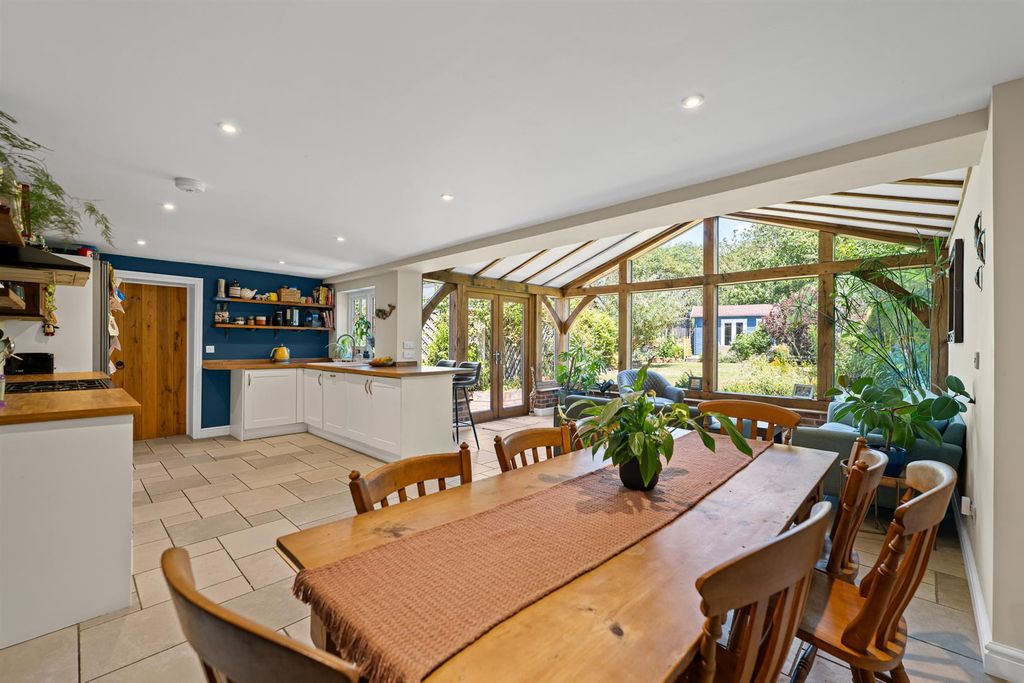 Property photo 3 of 42 Riverside Cottage-13.Jpg