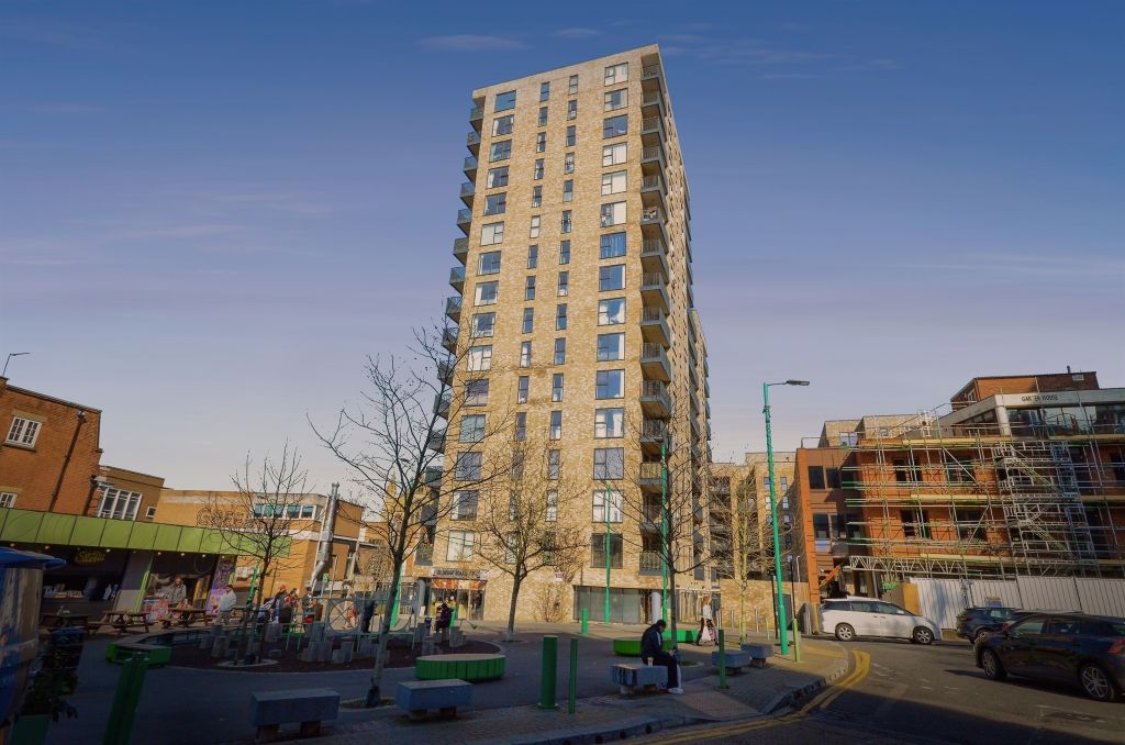 Property photo 1 of 18