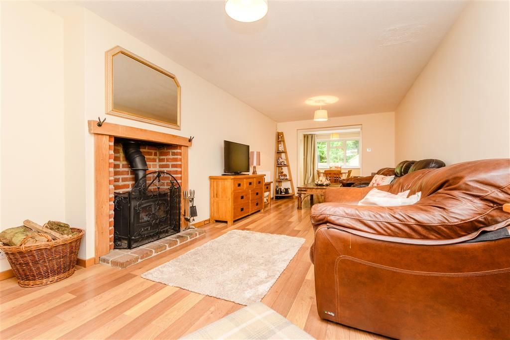 Property photo 1 of 10 Lounge