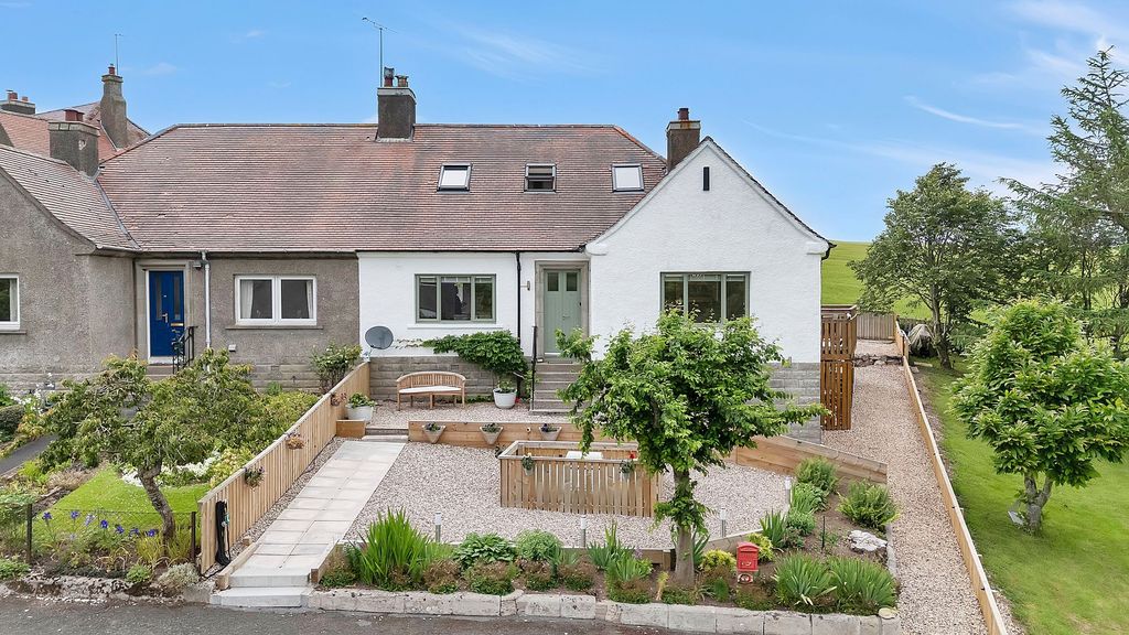 Property photo 1 of 53 8 Shoestanes Terrace