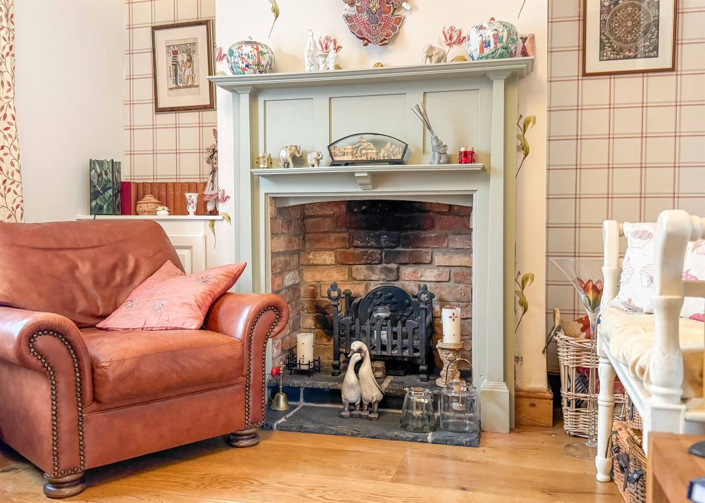 Property photo 2 of 27