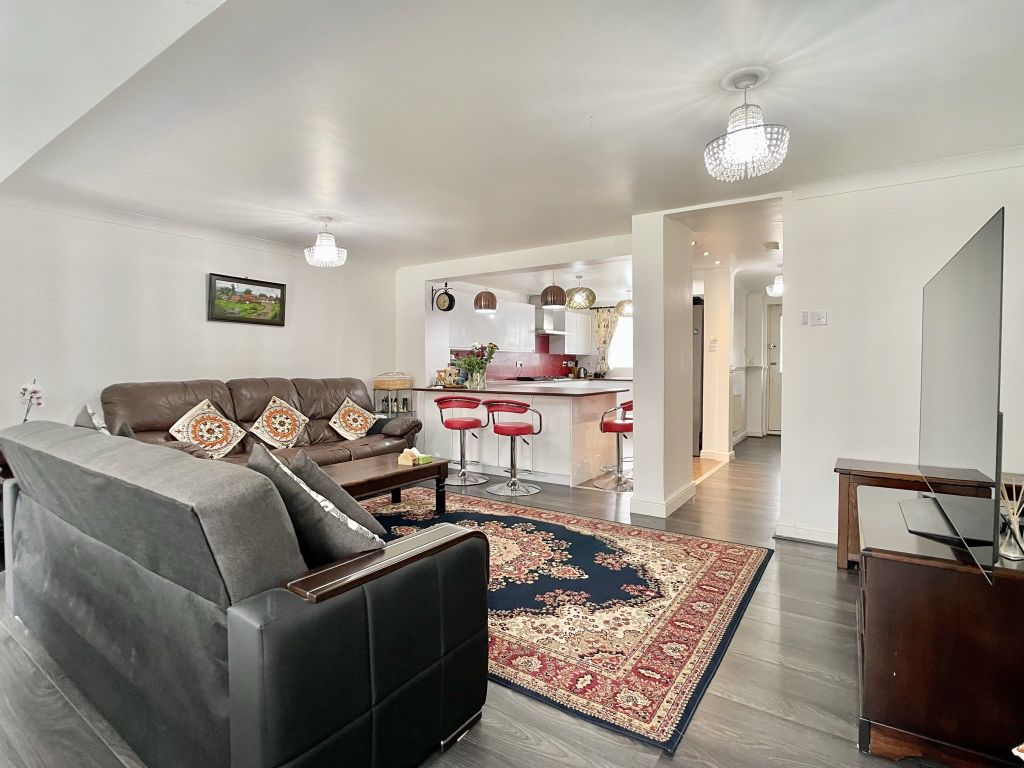 Property photo 2 of 16 Lounge Area