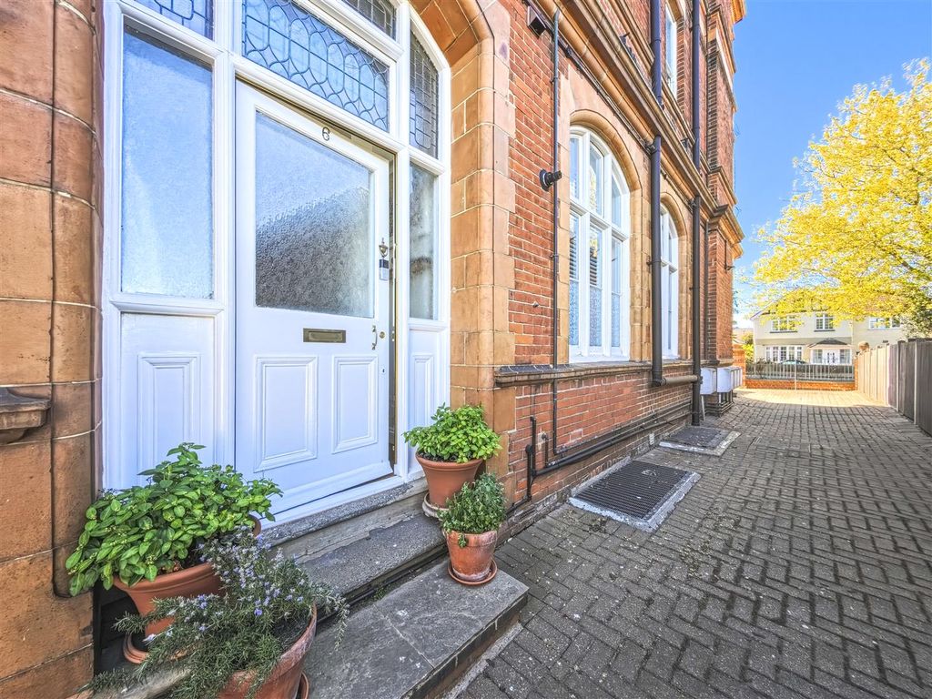 Property photo 1 of 32 6 St Marys Court (9).Jpg