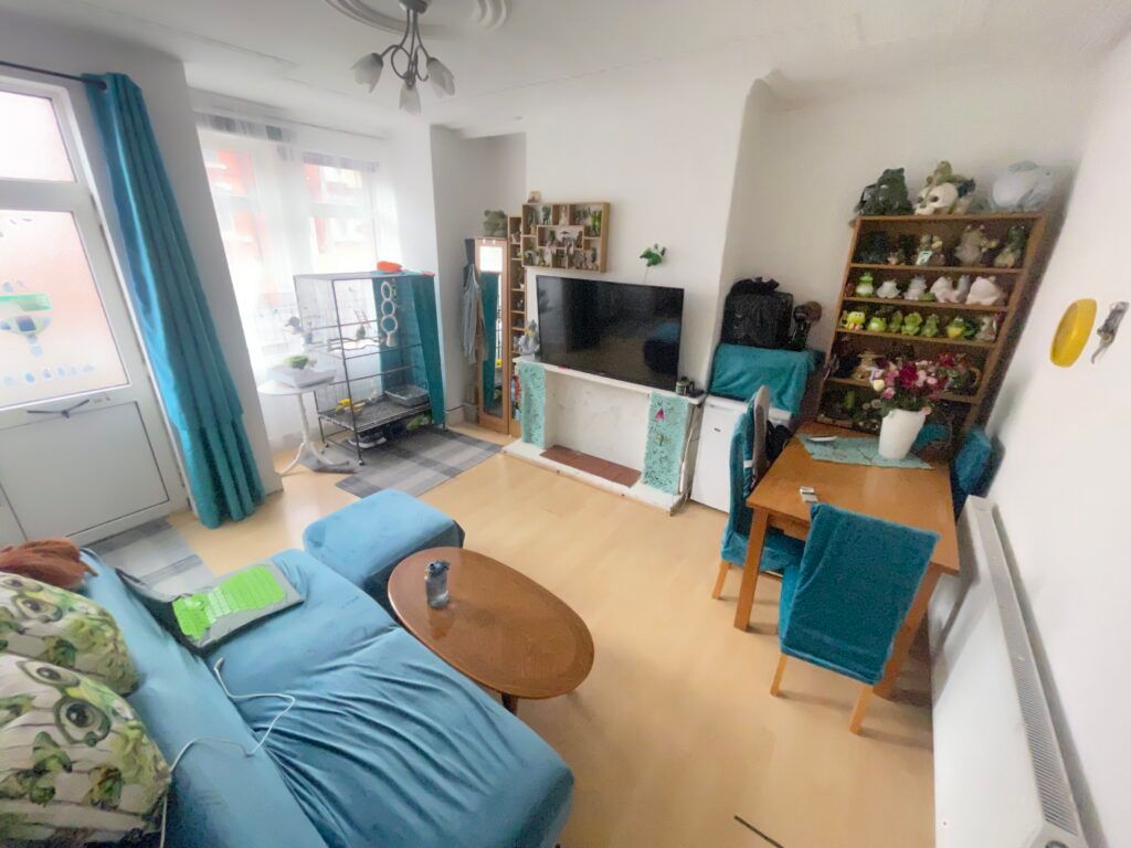 Property photo 3 of 6