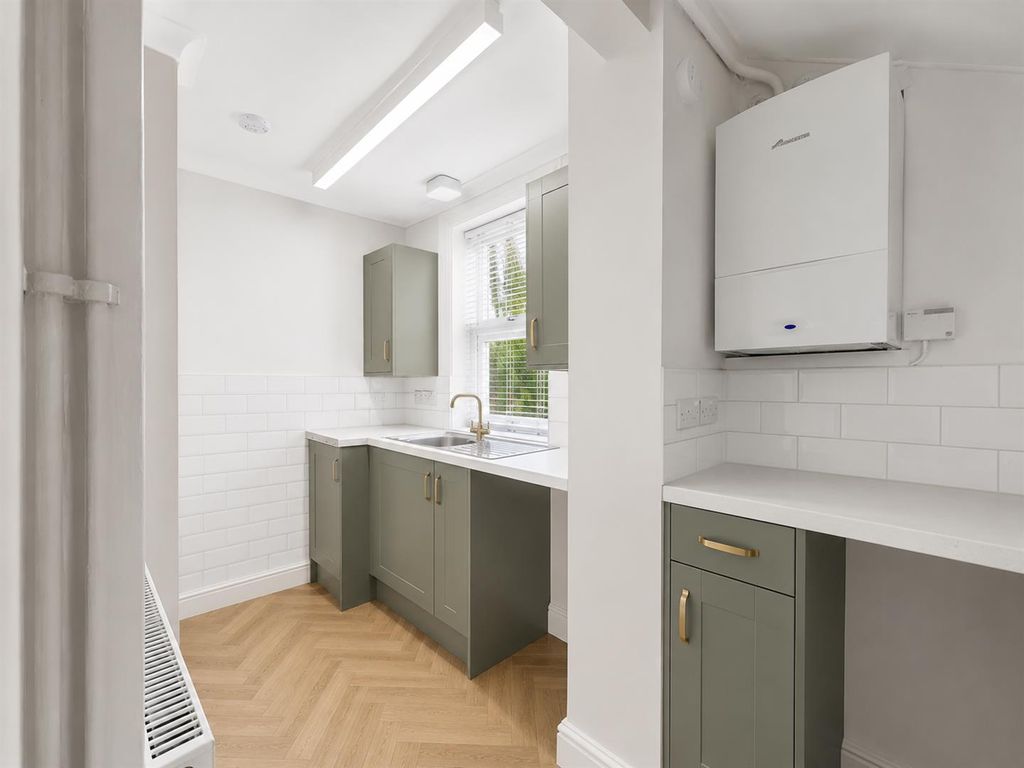 Property photo 1 of 5 4Fadcf7d-8Cb3-4263-B314-A6d0241B72Cb.Png