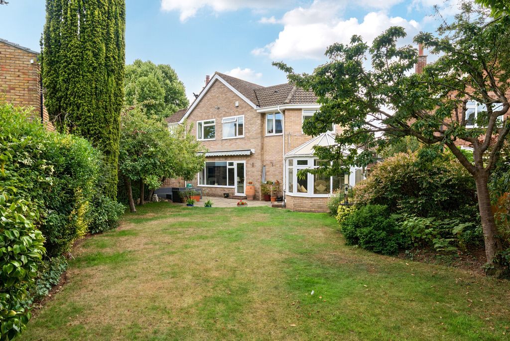 Property photo 2 of 18 1331665-5-6891d59...