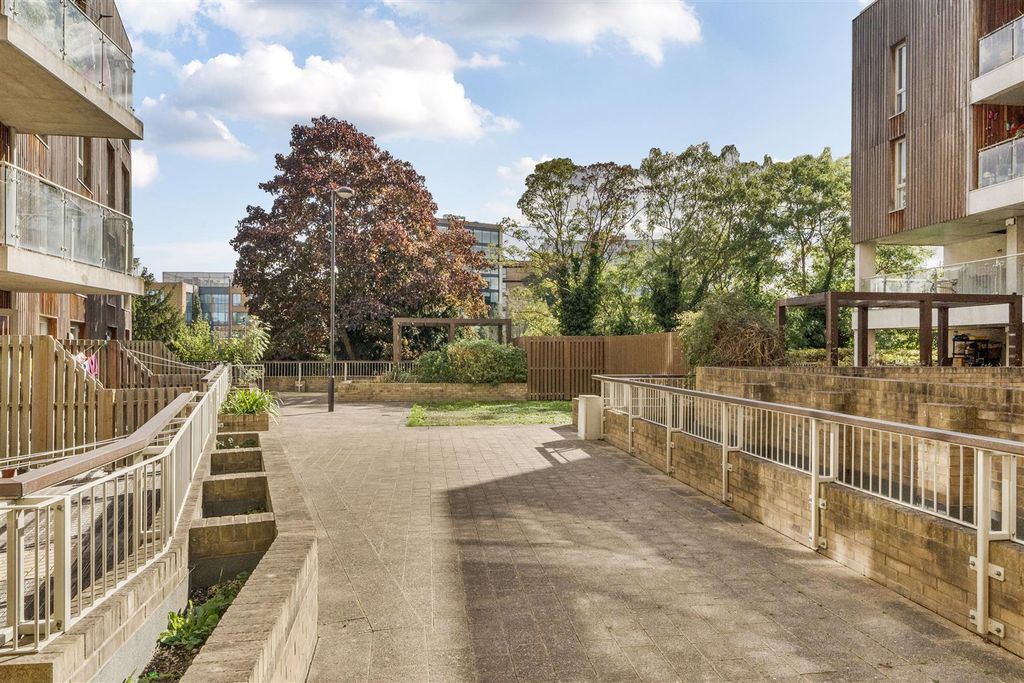 Additional image 12 of 2 bed flat for saleLea House, Kidwells Close, Maidenhead SL6