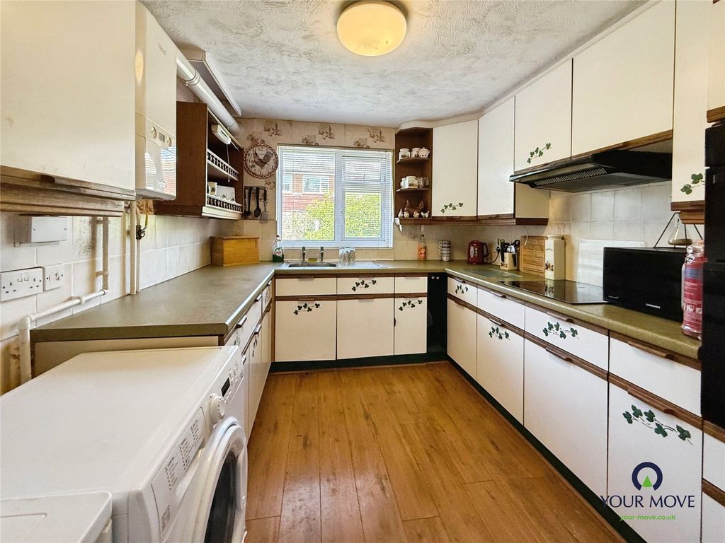 Property photo 3 of 12 Picture No. 11