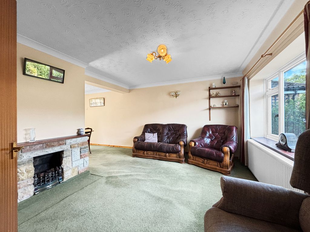 Property photo 3 of 29 Sitting Room