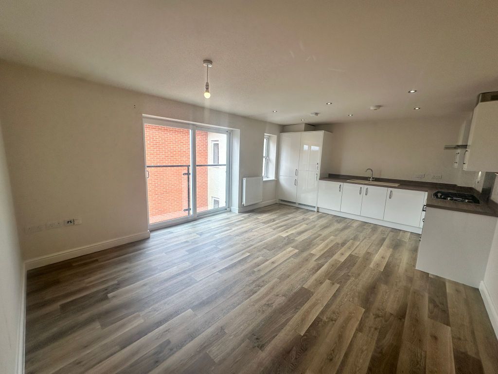 Property photo 3 of 8 Kitchen