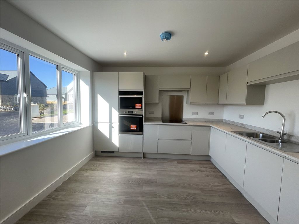 Property photo 3 of 16 Picture No. 22