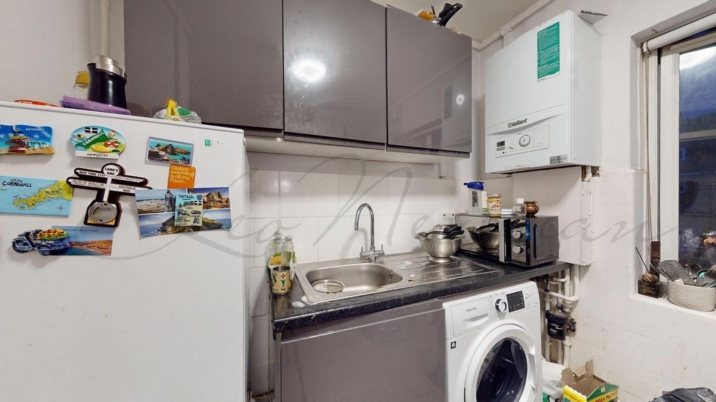 Property photo 2 of 24