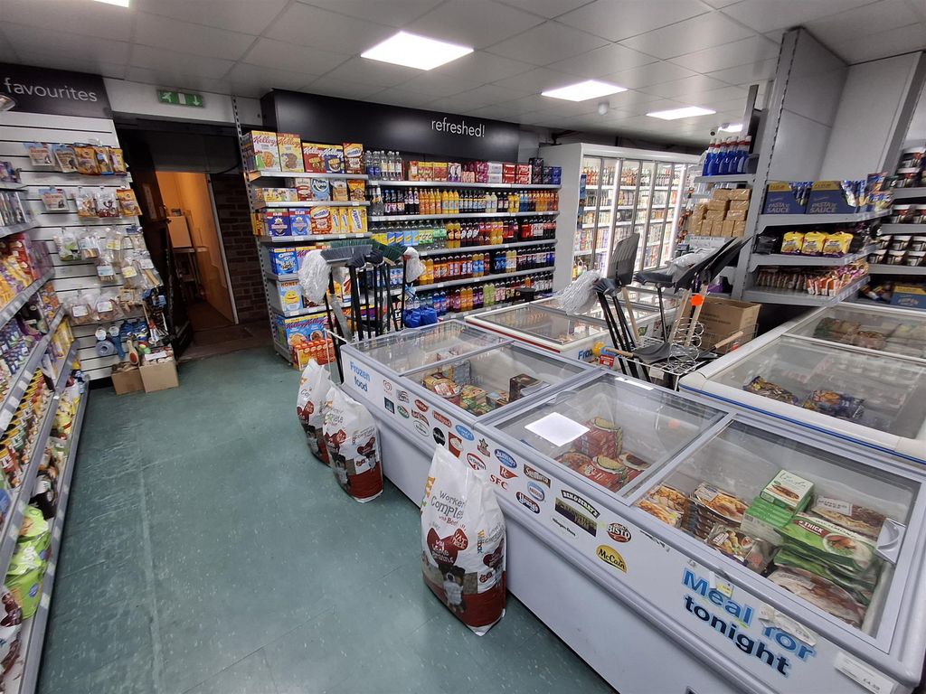 Property photo 3 of 9 Photo 2