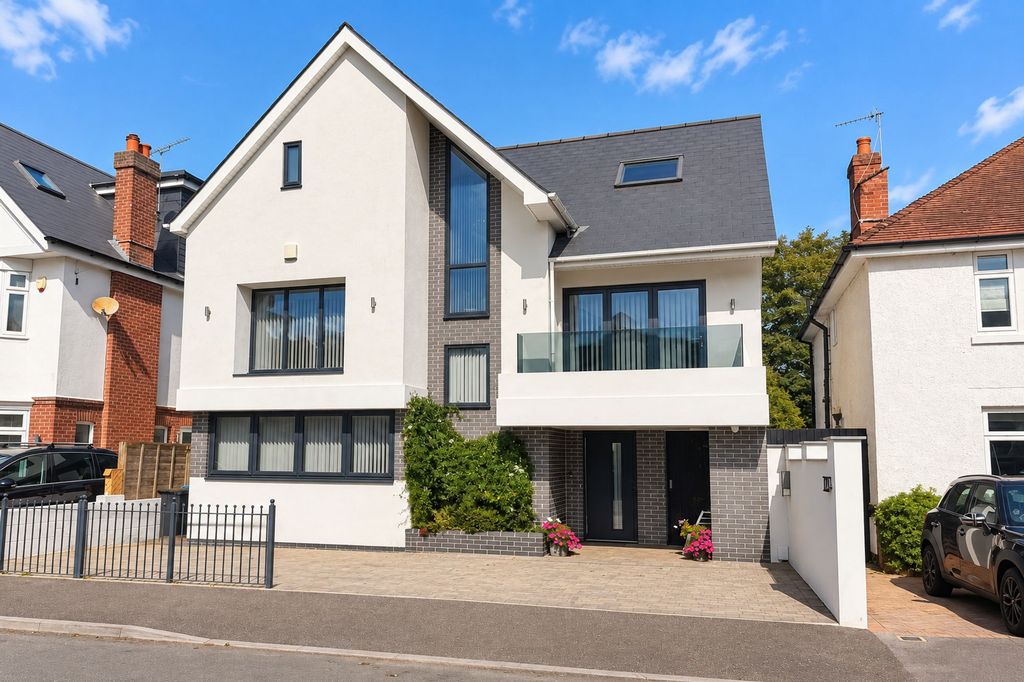 Property photo 1 of 18