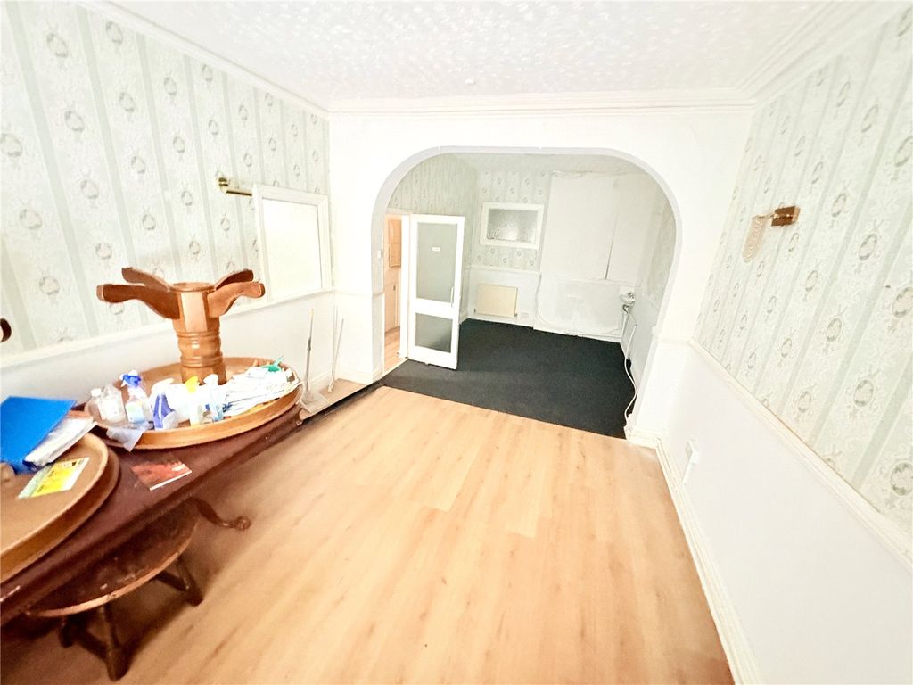 Property photo 3 of 21 Picture No. 01