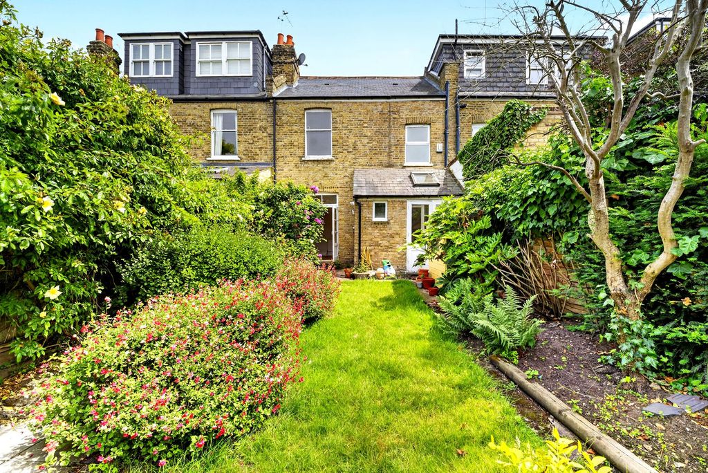 Property photo 1 of 28