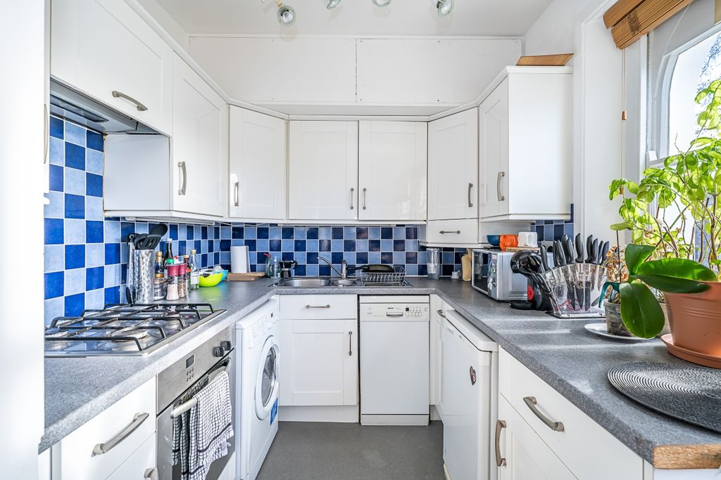 Property photo 2 of 9 Kitchen