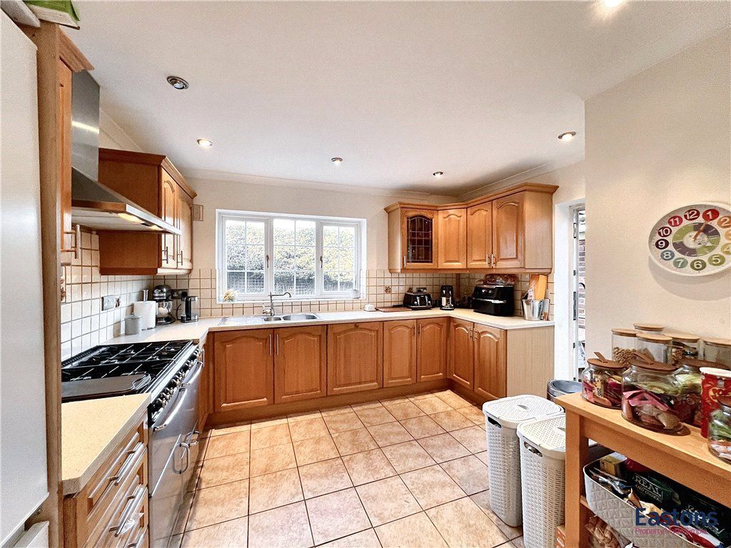 Property photo 3 of 38 Picture No. 07
