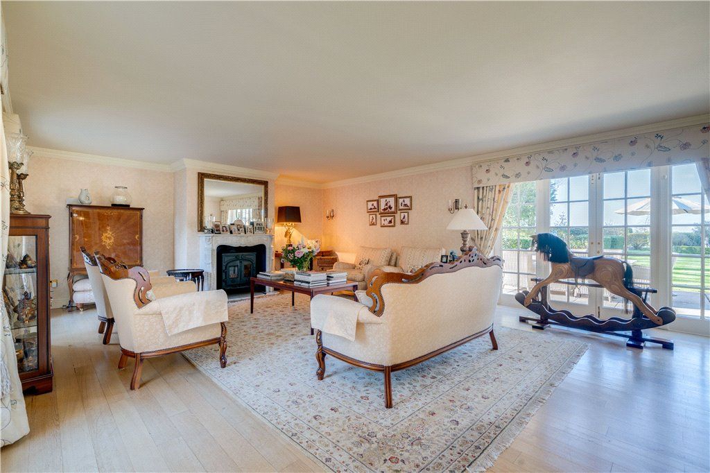 Property photo 3 of 43 Drawing Room