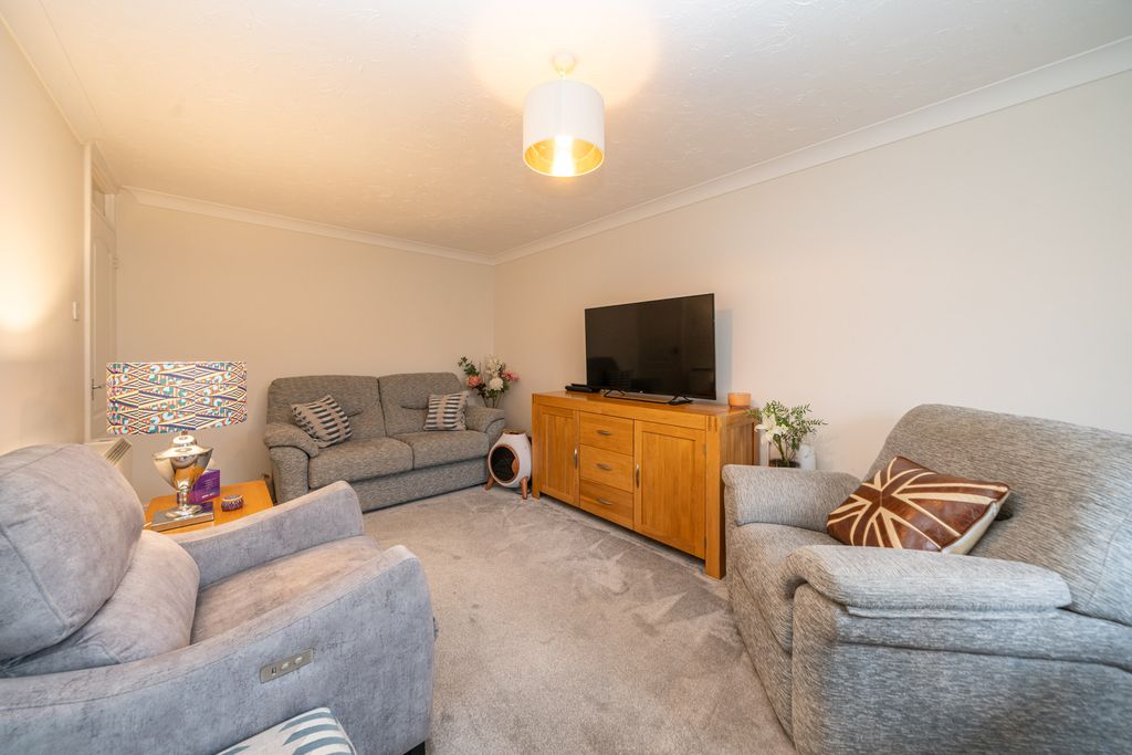 Property photo 2 of 12
