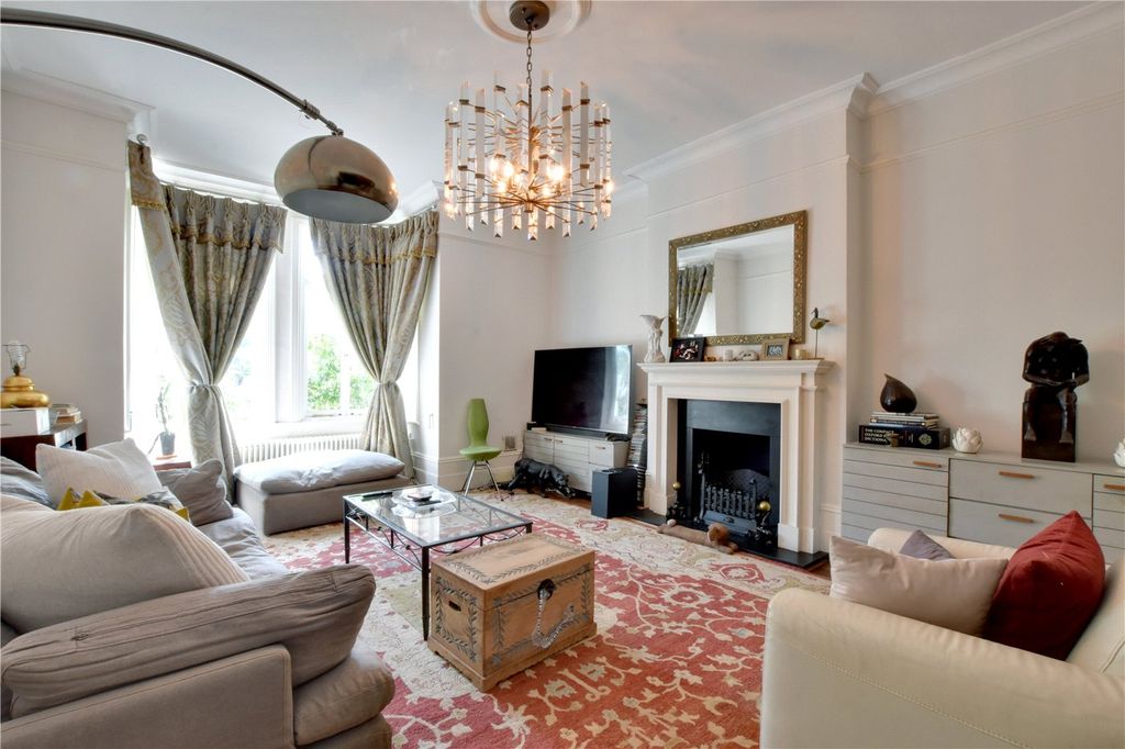 Property photo 2 of 28 Picture No. 02