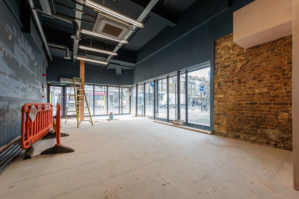 Property photo 3 of 11 Seven Sisters Road 187-003