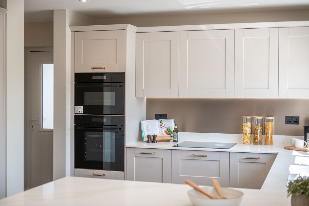 Property photo 2 of 15 Show Home