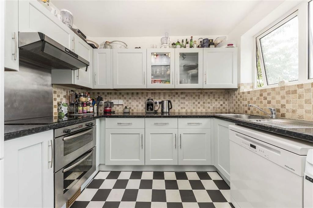 Property photo 3 of 6