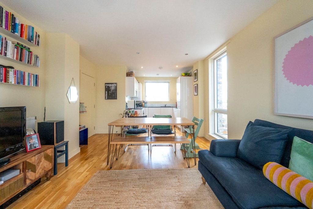 Property photo 1 of 11