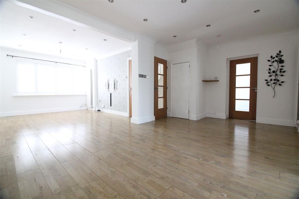 Property photo 1 of 15 76926C20-634E-48F9-B47D-0B631E673497.Jpeg