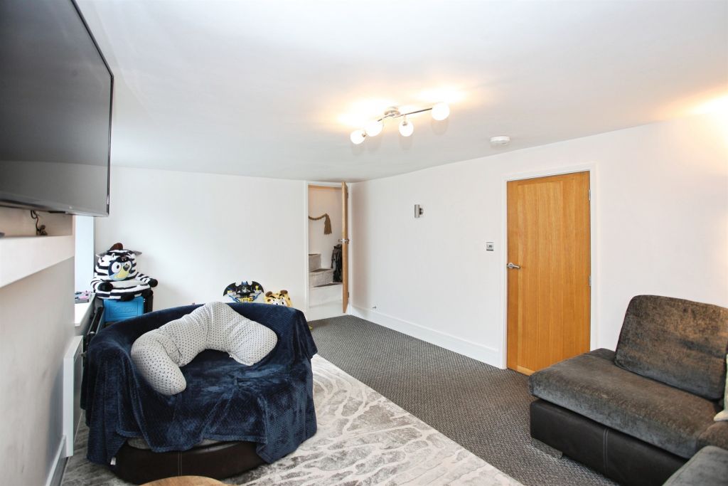 Property photo 3 of 24