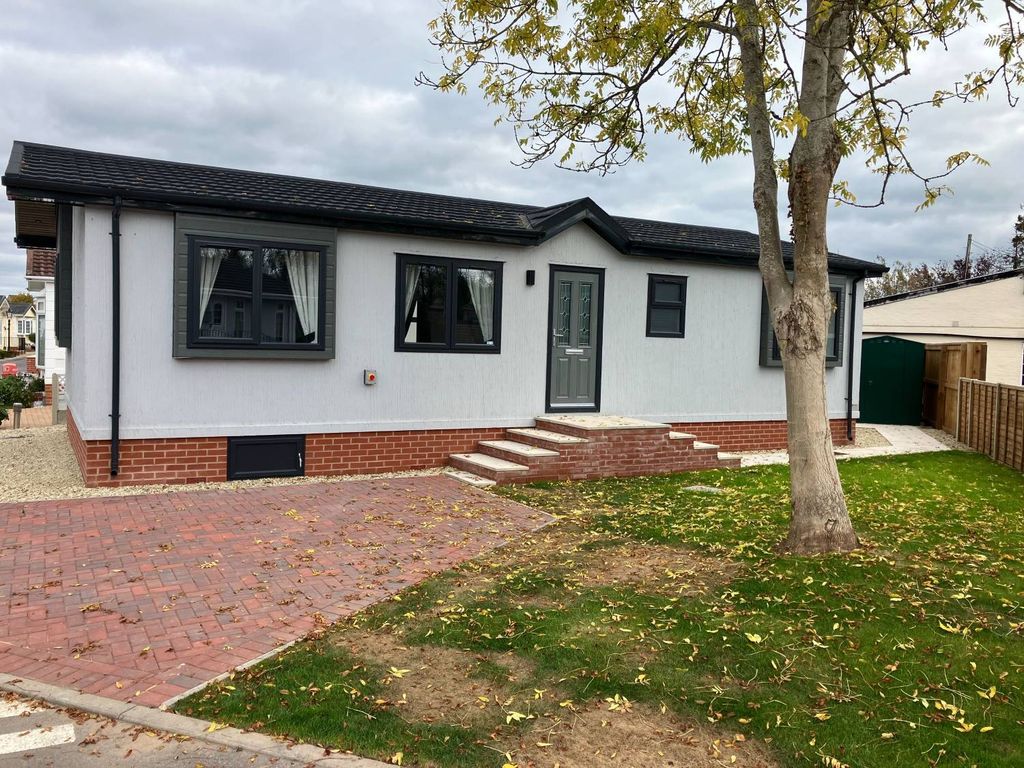 Property photo 2 of 8