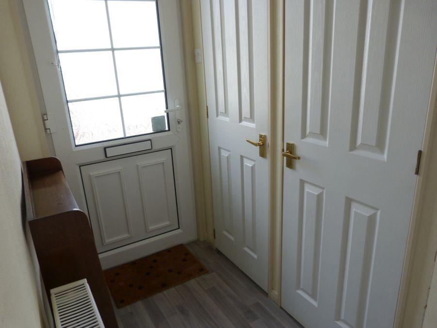 Property photo 2 of 19 Entrance Hall